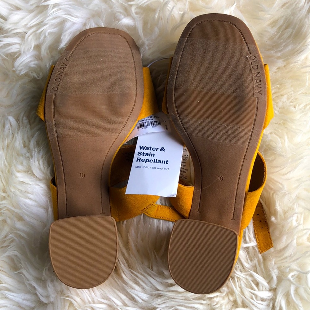 NWT Gold Strapy Block High Heels - Picture 4 of 6